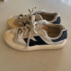 Women’s Size 9 New Balance CT 302